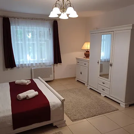 Eszter Vendeghaz Apartment