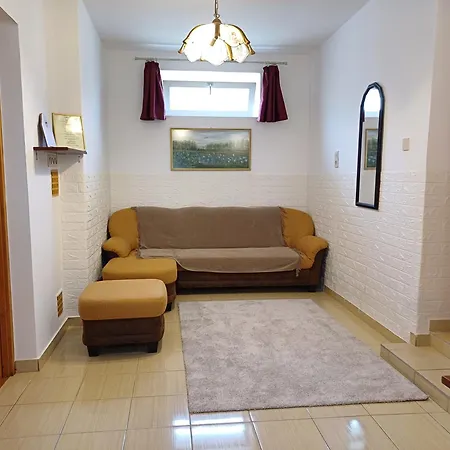 Eszter Vendeghaz Apartment *