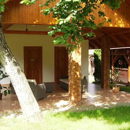 Apartment Eszter Vendeghaz Tiszafured