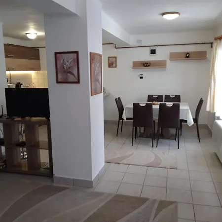Apartment Eszter Vendeghaz Tiszafured