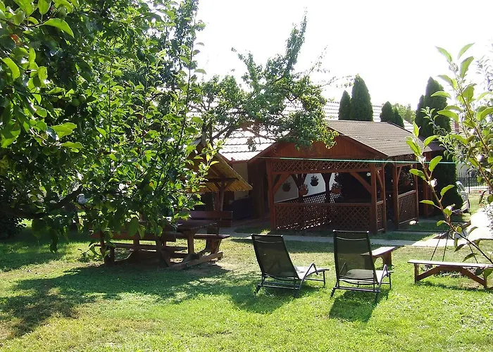 Eszter Vendeghaz Apartament *